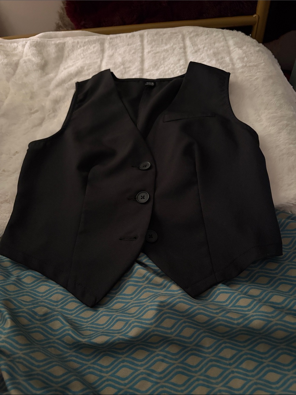 SHEIN Black Button Front Crop Vest